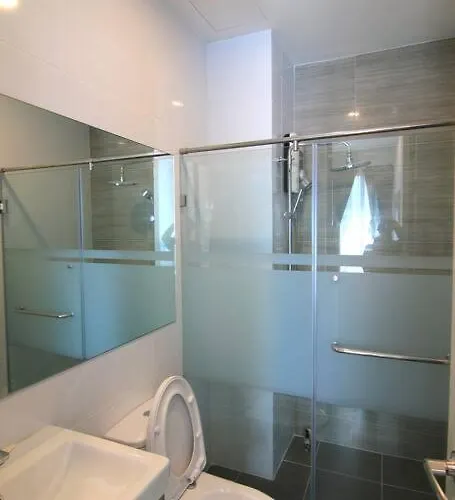 New Condo, Hi-speed Wi-fi, Gym Pool, Near Lam Sali Mrt 公寓 *